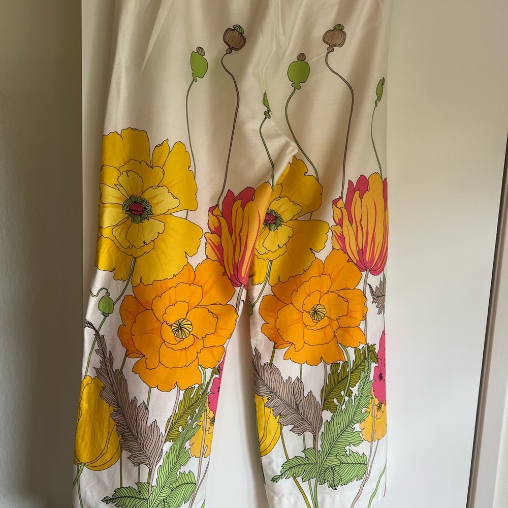 Trina Turk Pink and White Casual Pants with Floral Print - Picture 2 of 3